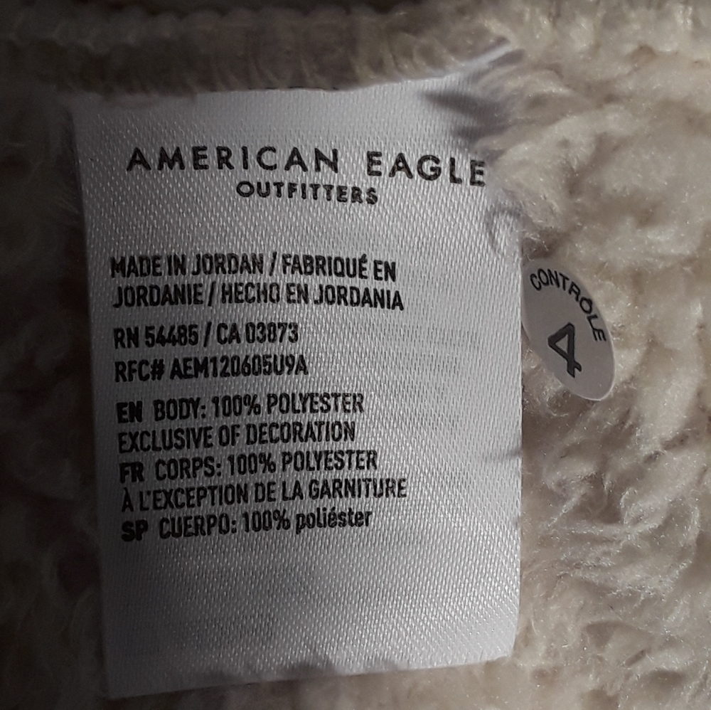 American Eagle Fleece like hooded pullover - Picture 6 of 6